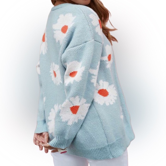 🌼 Flower Cardigan 🌼 - Picture 2 of 4